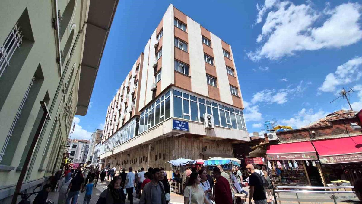 Eskişehir\'de Hamamda Fenalaşan Çocuk Hayatını Kaybetti