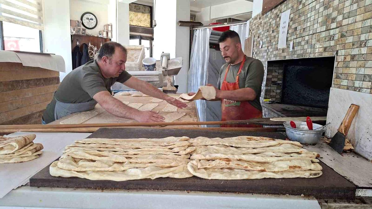 Kurban Bayramı\'nda Lavaş Mesaisi
