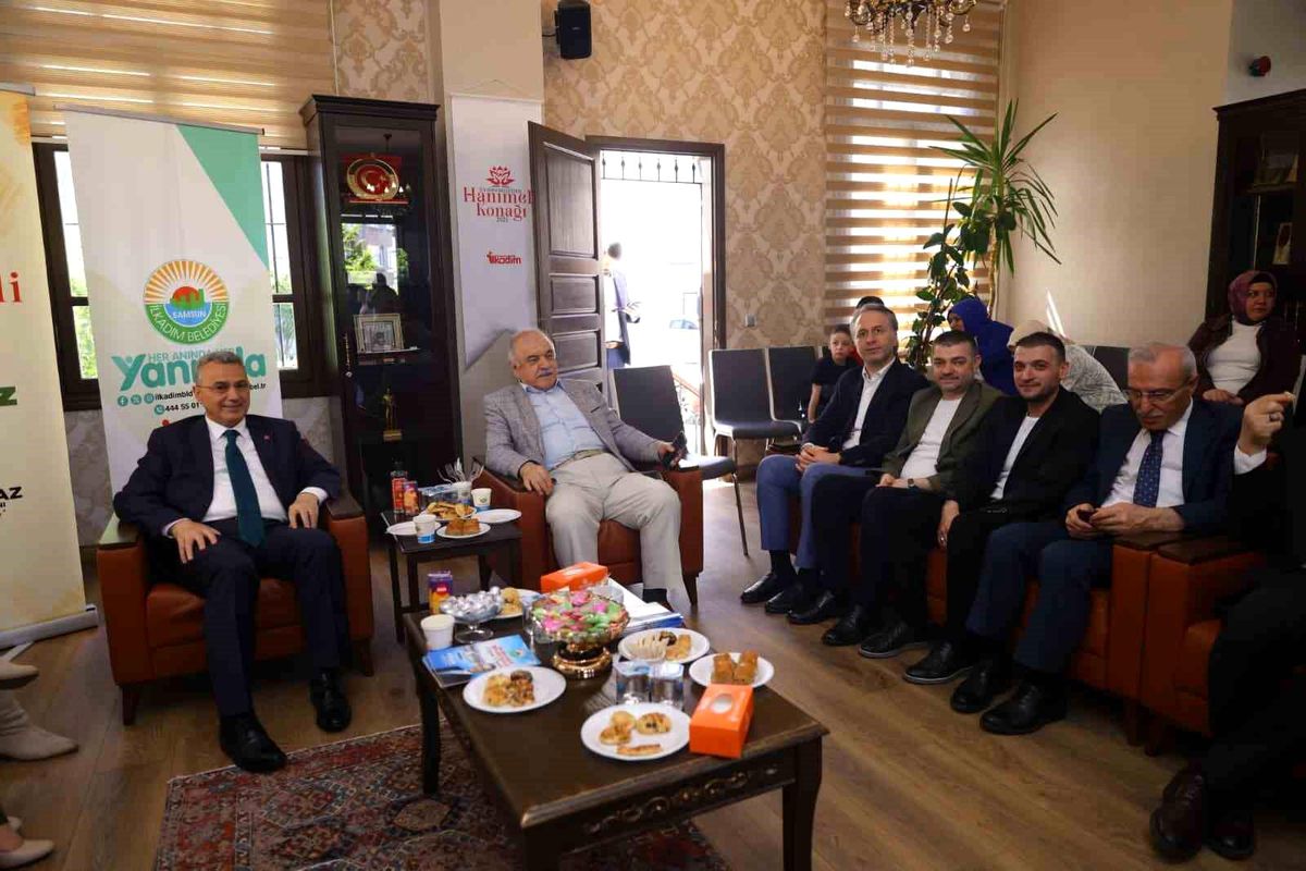 İlkadımlılar Hanımeli Konağı\'nda bayramlaştı