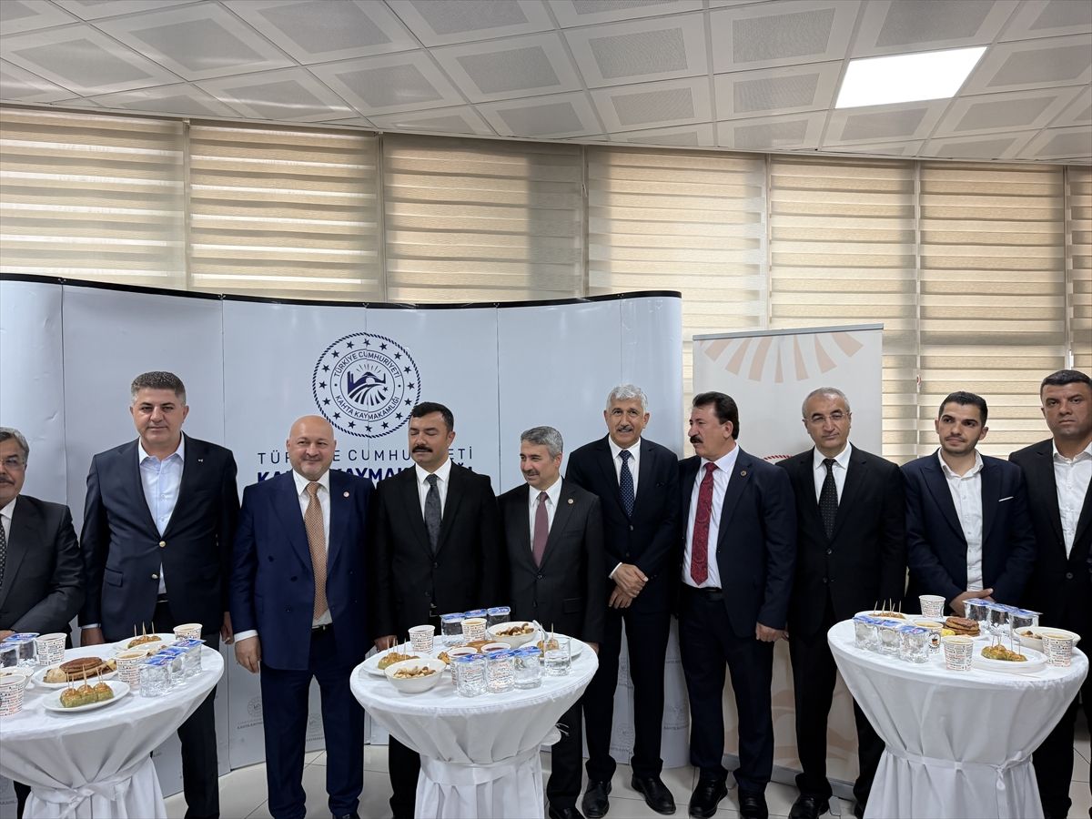 Kahta\'da Bayramlaşma Programı Düzenlendi