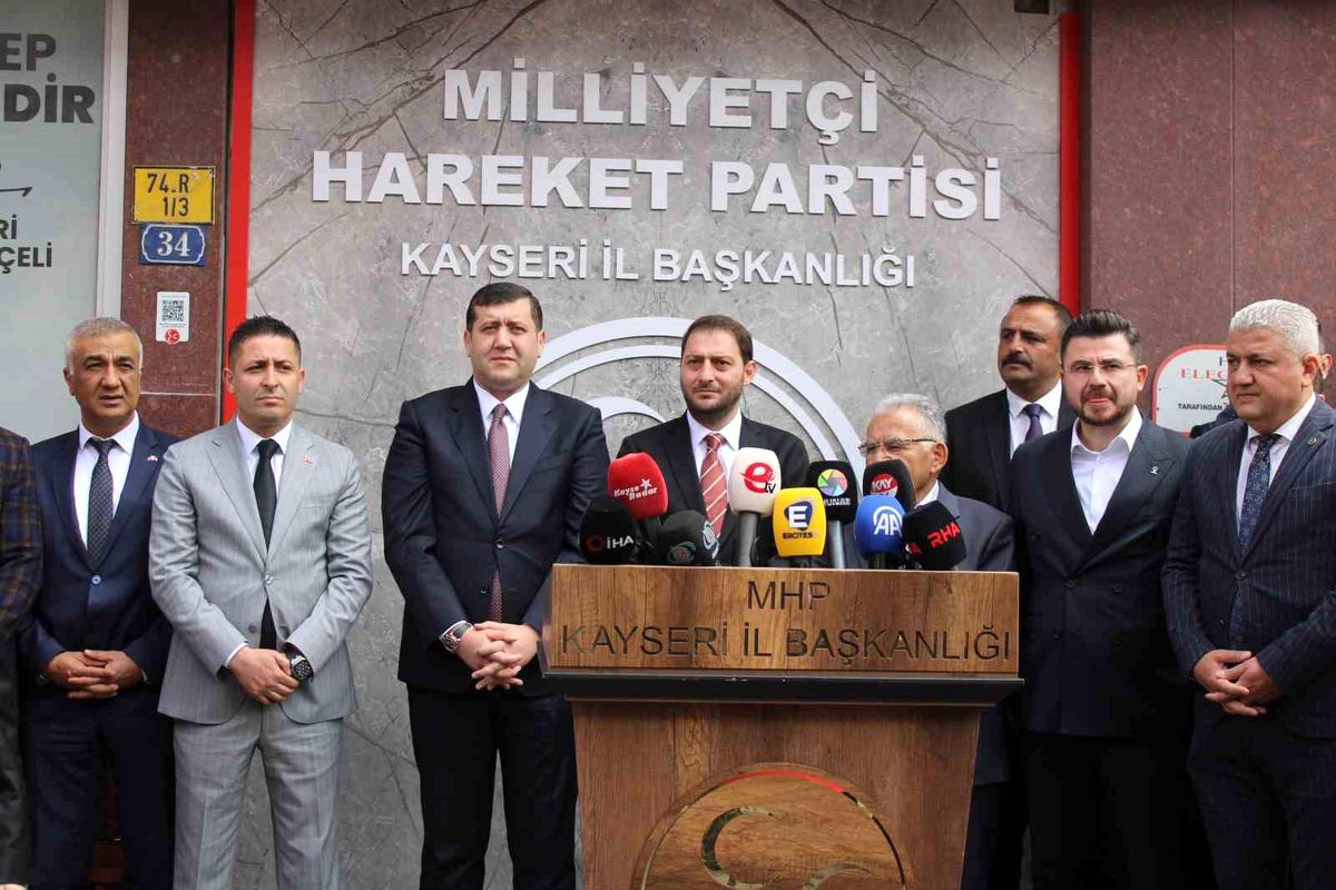 MHP Kayseri\'de bayramlaşma programı düzenlendi