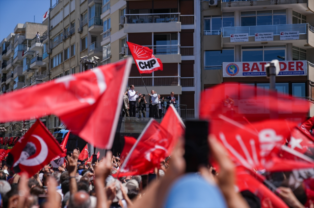Mitingde fenalaşan vatandaşa ilk teşhis Özgür Özel'den: Biraz bilirim bu işleri