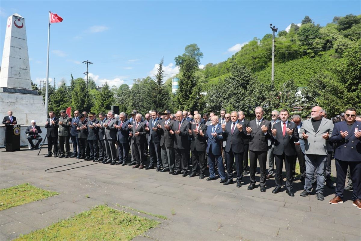 Ordu ve Artvin\'de şehitlik ziyareti