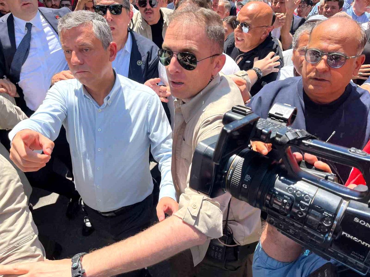 Özgür Özel\'den Kılıçdaroğlu\'na Seçim Çağrısı