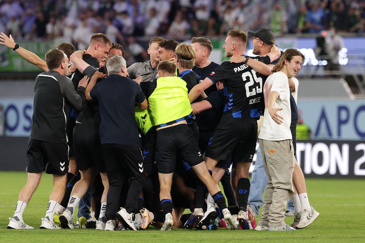 Paderborn, 7 yıl sonra Bundesliga\'ya yükseldi