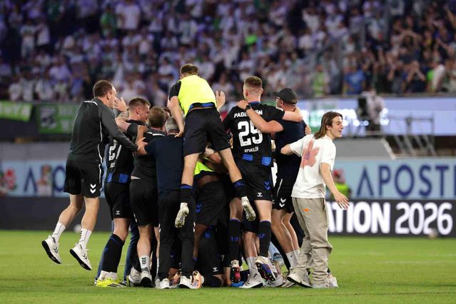 Paderborn Bundesliga'ya Yükseldi