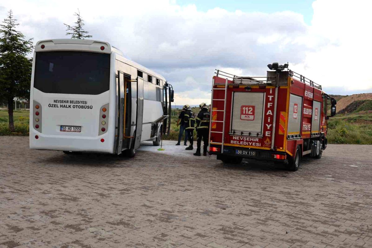 Nevşehir\'de Halk Otobüsü Yangını