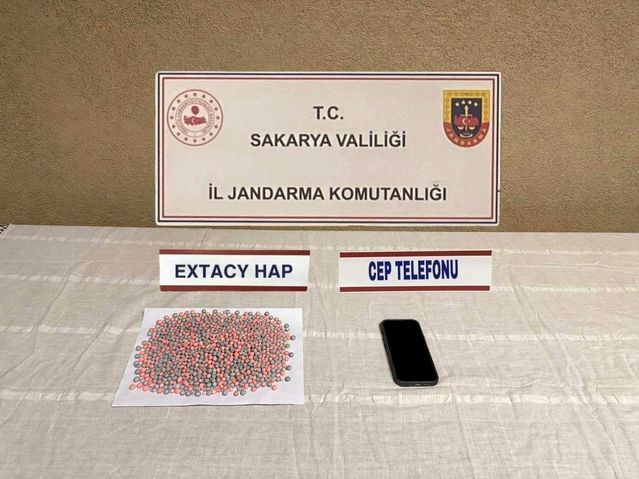 Sakarya'da Uyuşturucu Operasyonu: 2 Tutuklama