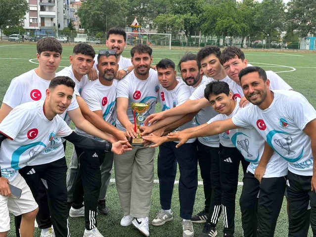 Salihli Ülküspor Şampiyonluk Kupasını Aldı