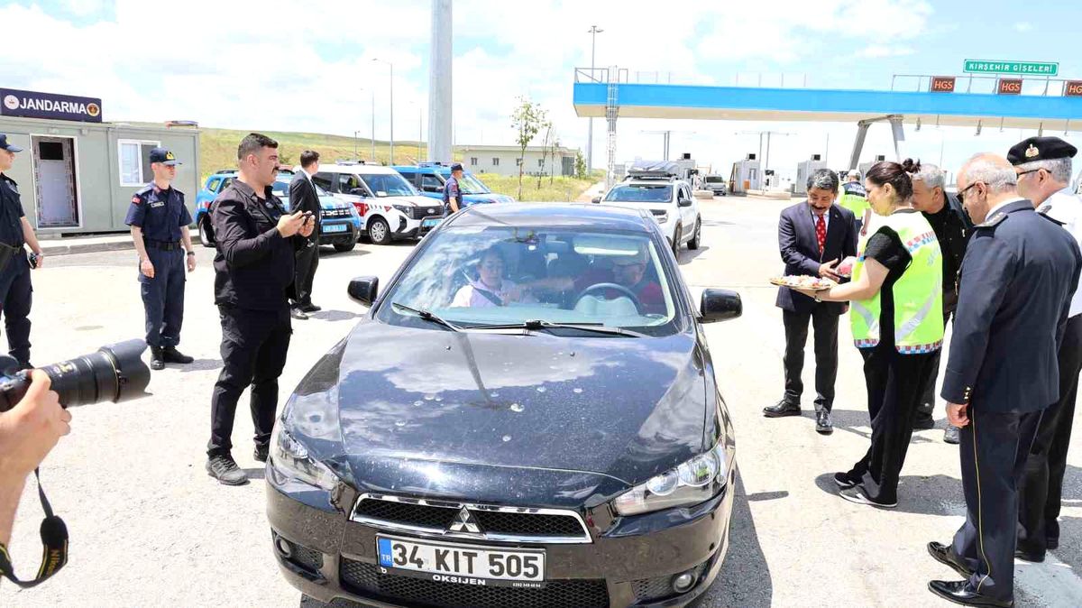 Kırşehir\'de Bayram İkramı ve Uyarı