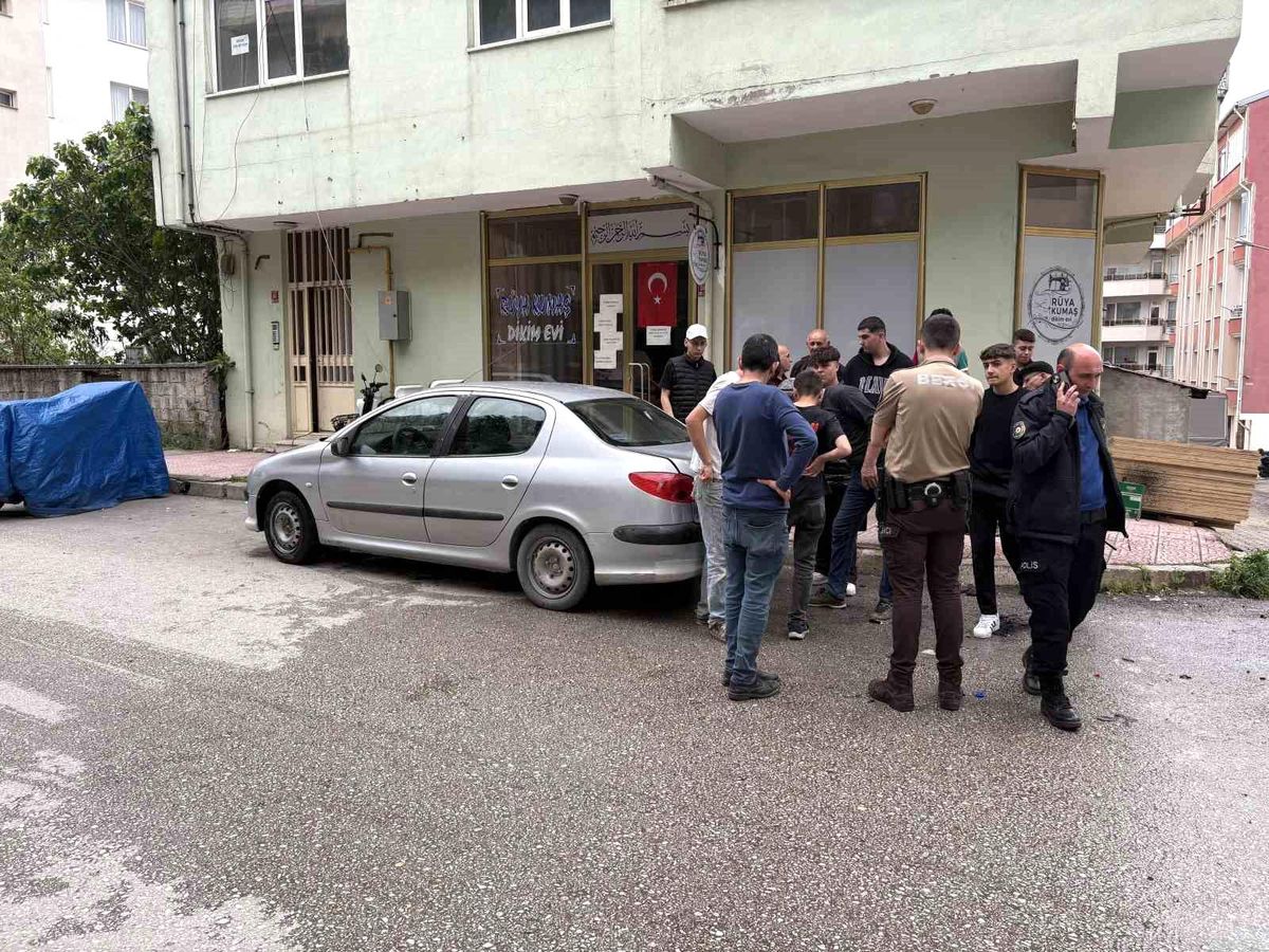 Seyir halindeki otomobil alevlere teslim oldu