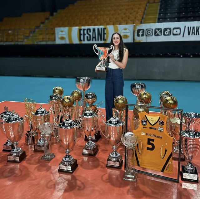 VakıfBank, efsane ismi Ayça Aykaç'a veda etti