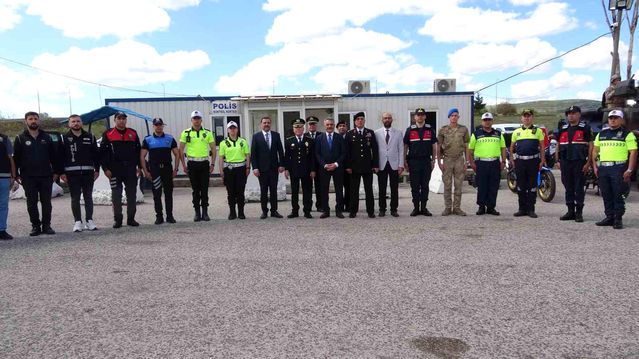 Yozgat Valisi Şehitlik ve Güvenlik Noktalarını Ziyaret Etti
