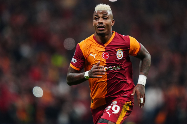 Galatasaray'da hiç umulmadık kriz: Sözleşmeyi imzalamıyor