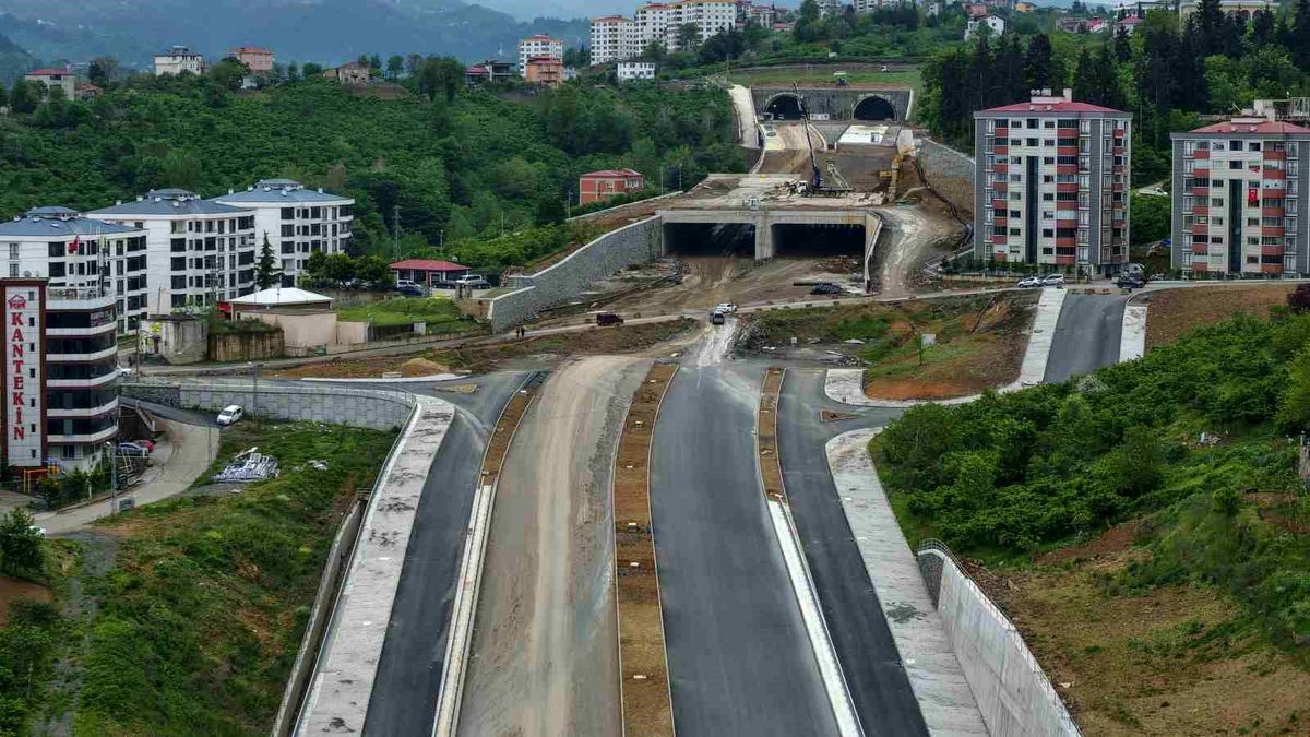 28 kilometre uzunluğundaki Kanuni Bulvarının 20 kilometrelik kısmı ulaşıma açıldı