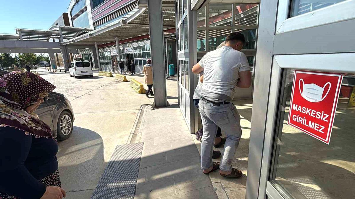 Kurban Kesiminde Yaralanan Acemi Kasaplar Hastanelik Oldu