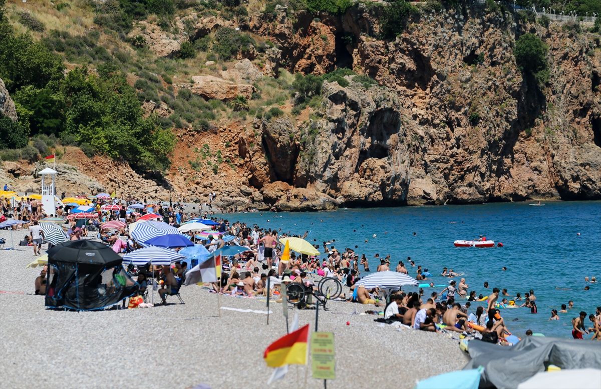 Antalya\'da Bayram Yoğunluğu