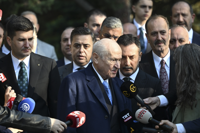 Bahçeli, Türkeş'in mezarını ziyaret etti!