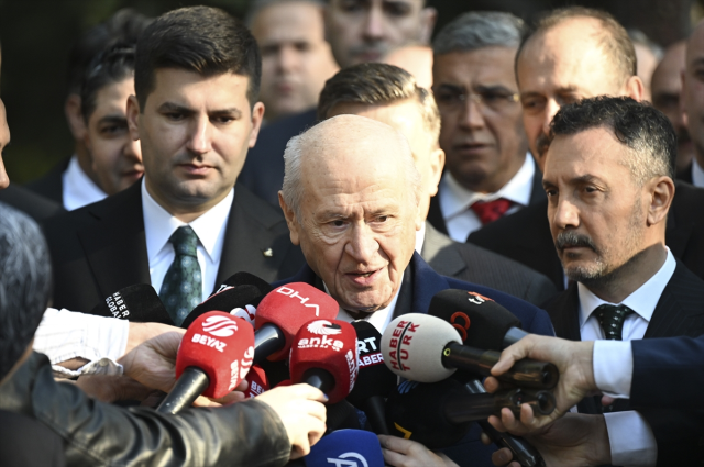 Bahçeli, Türkeş'in mezarını ziyaret etti!
