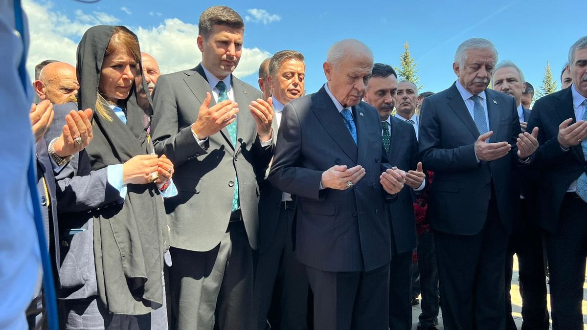 Bahçeli: Bir Ölsek de Bin Dirileceğiz