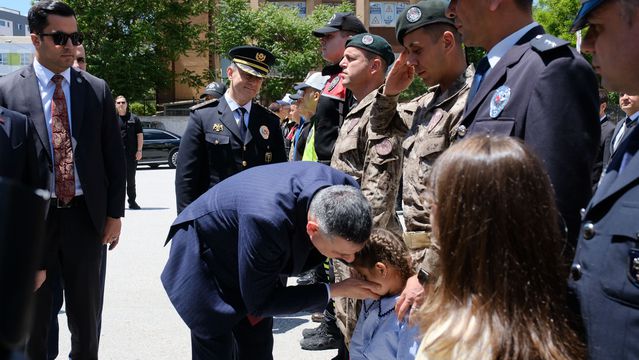 Bakan Çiftçi Güvenlik Güçleriyle Bayramlaştı