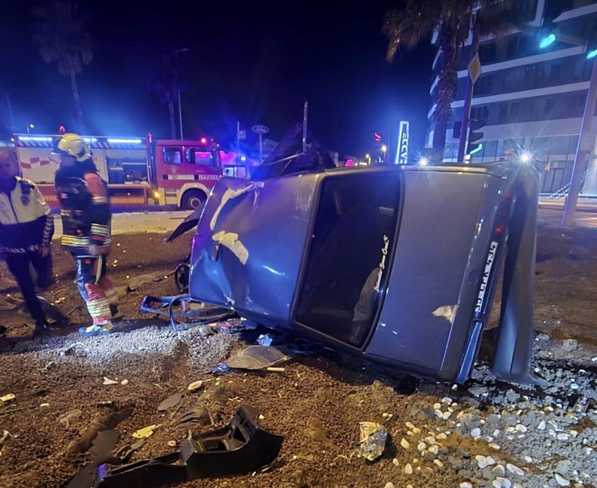 Bandırma\'da Trafik Kazası: Sıkışan Vatandaş Kurtarıldı
