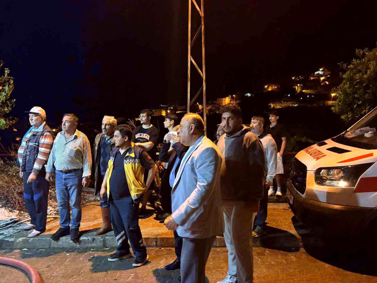 Başkan Özel yangın söndürme çalışmalarını yerinde takip etti