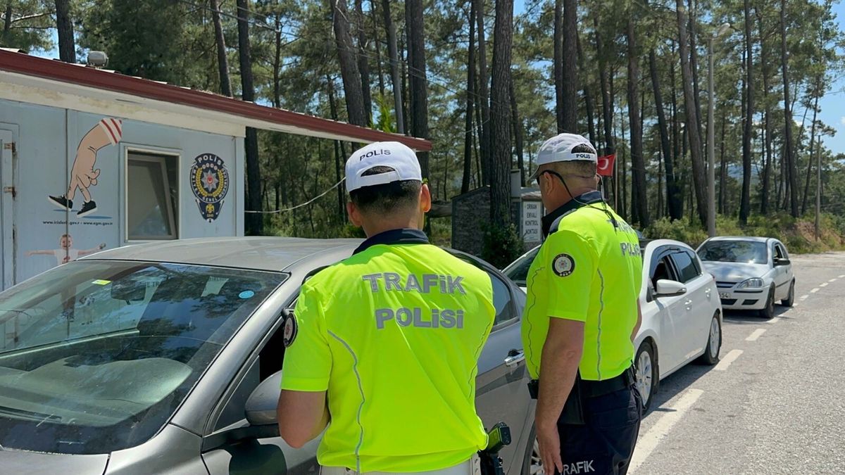 Kurban Bayramı\'nda Marmaris ve Datça\'ya 40 Bin Araç Girdi