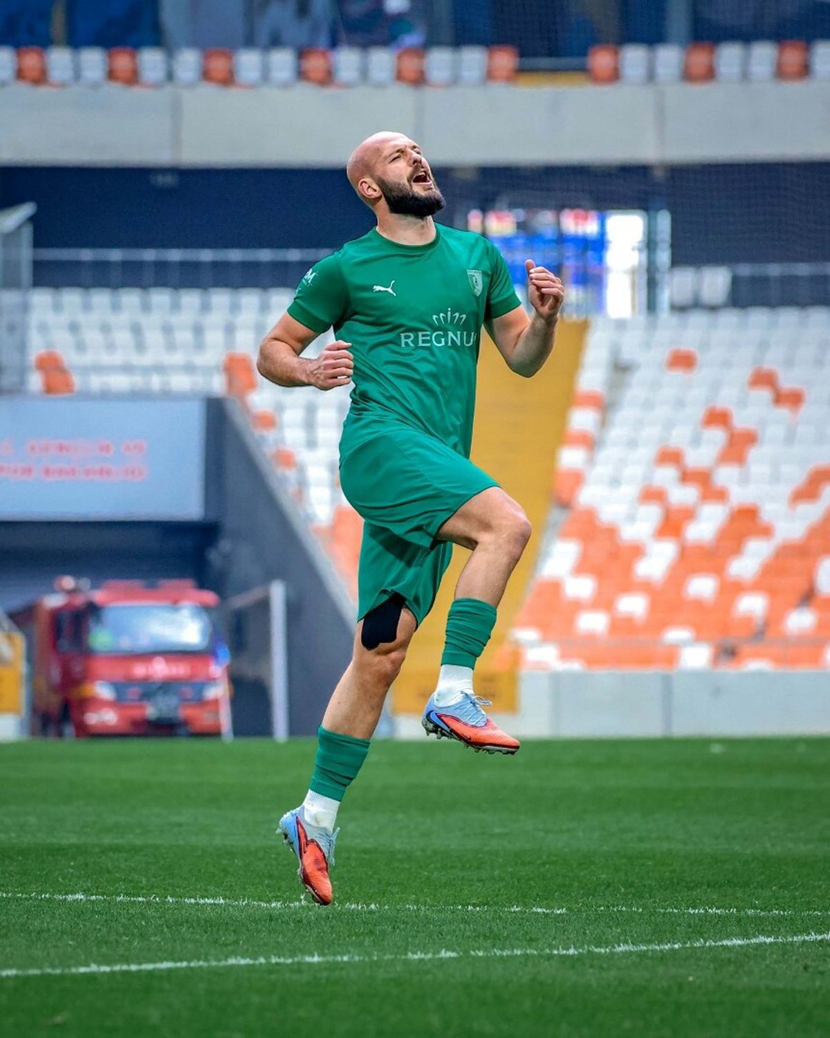 Ajeti Süper Lig\'e Yükseliyor