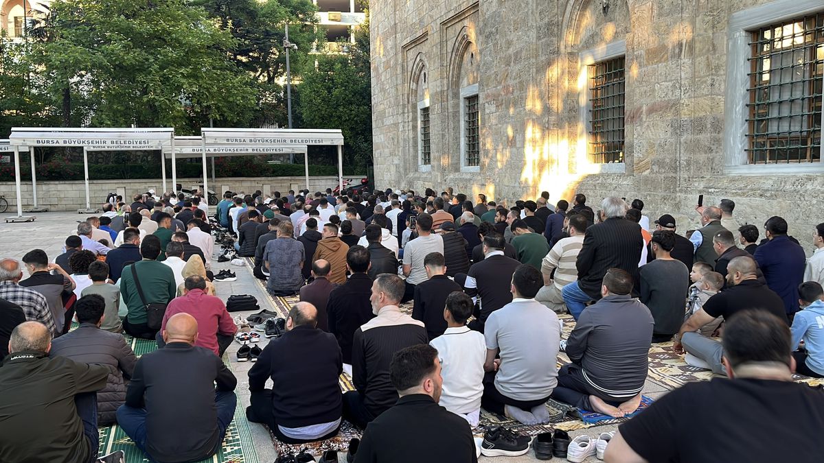 Bursa\'da Bayram Namazı Ulu Cami\'de Kılındı