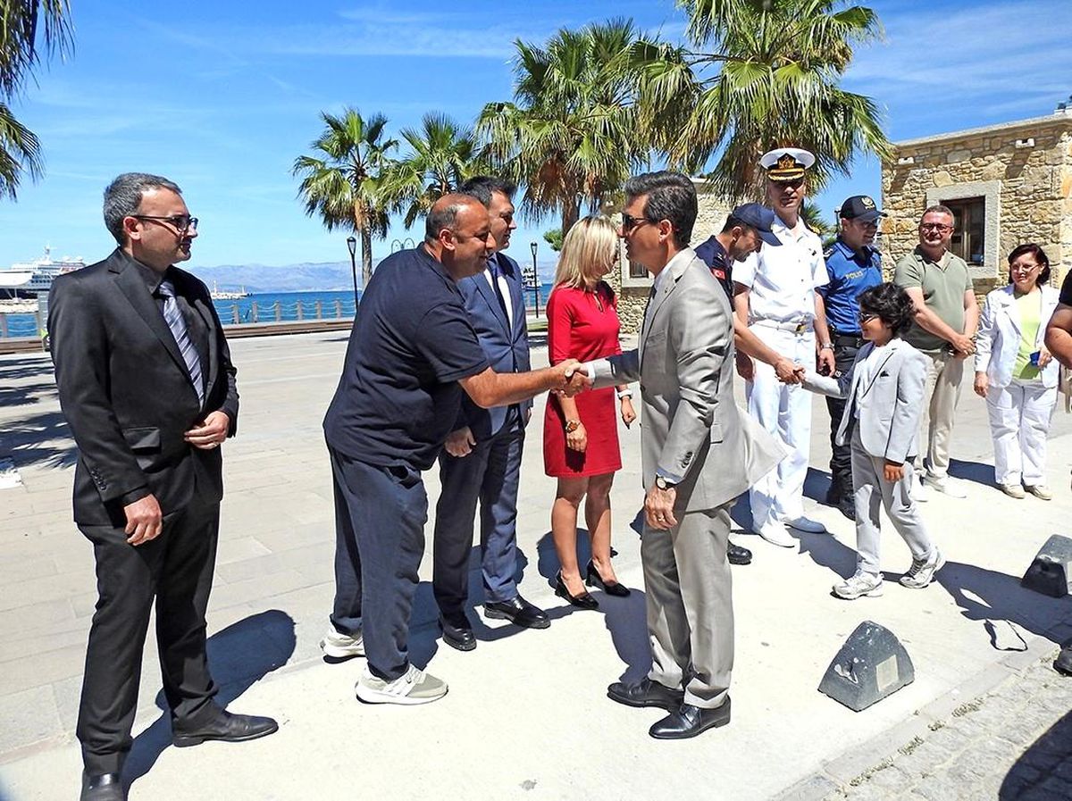 Çeşme\'de Bayramlaşma Coşkusu