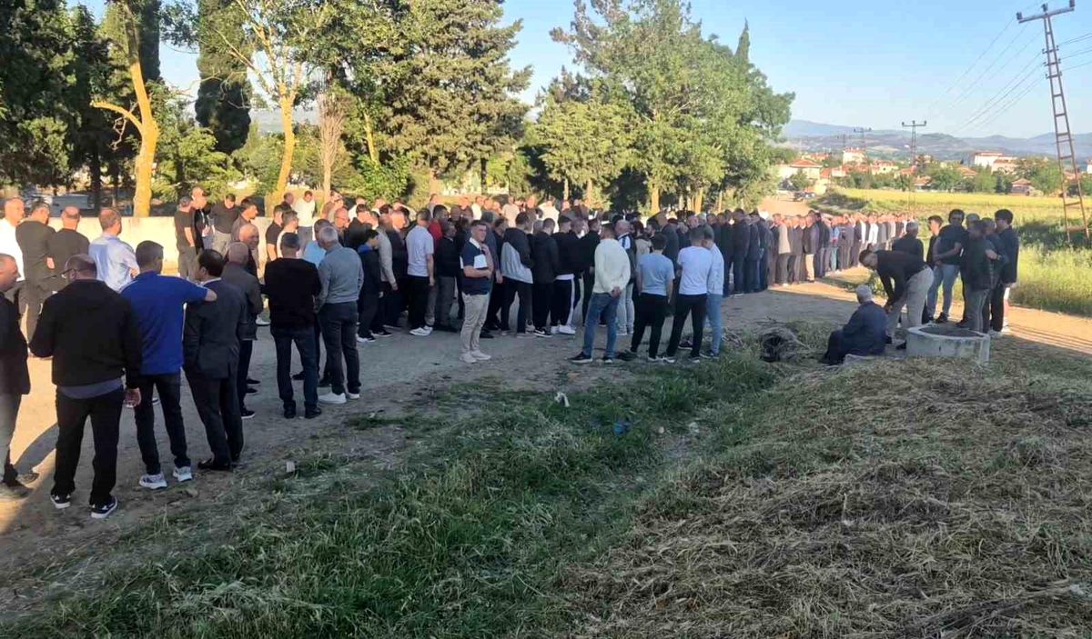 Edirne\'de asırlık bayramlaşma geleneği yaşatıldı: Yüzlerce kişi aynı anda bayramlaştı