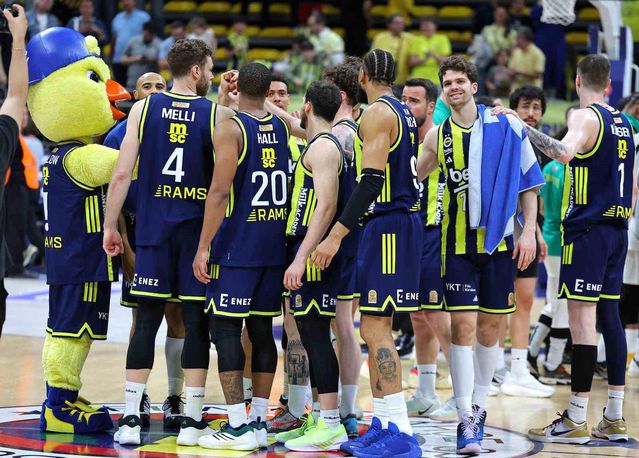 Fenerbahçe Beko Play-off'ta Öne Geçti