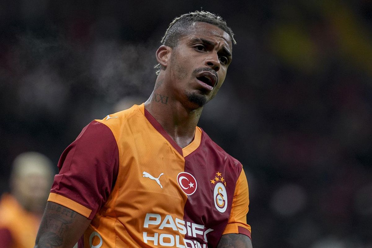 Galatasaray\'da hiç umulmadık kriz: Sözleşmeyi imzalamıyor