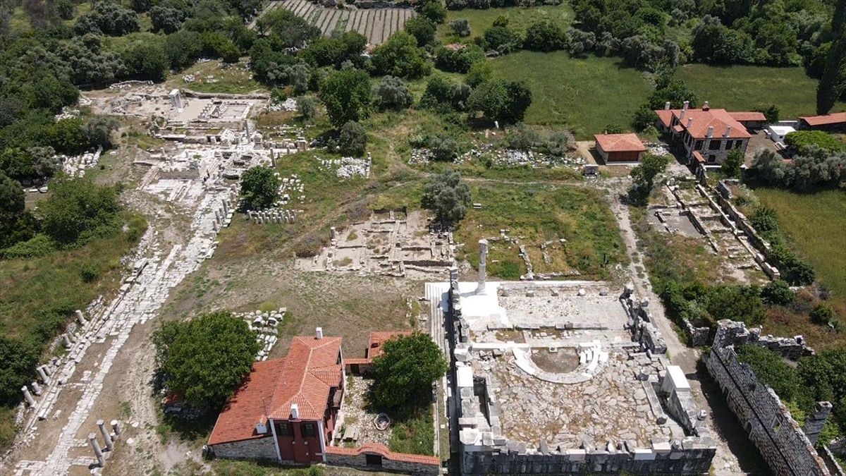 Stratonikeia Antik Kenti Ziyaretçi Akınına Uğradı