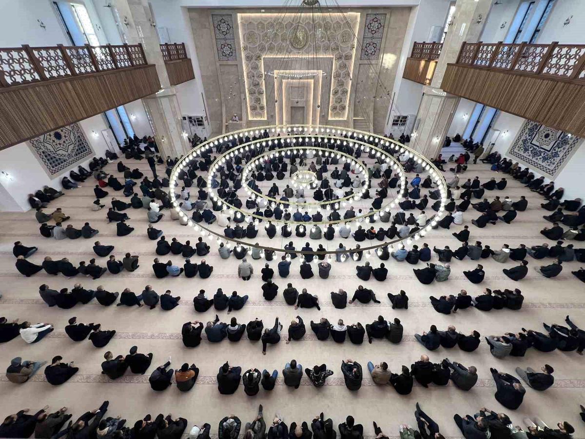 Kars\'ta Bayram Coşkusu