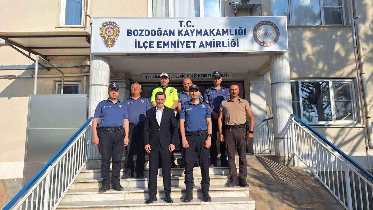 Kaymakam Polat\'tan Kamu Personeline Bayram Ziyareti