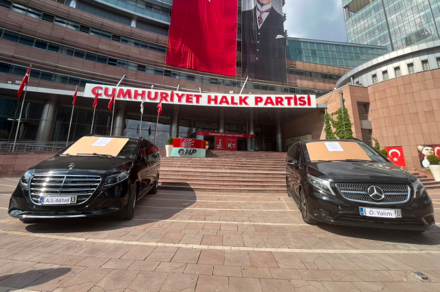 Kılıçdaroğlu, Özgür Özel'in iki makam aracını satışa çıkardı