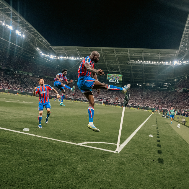 UEFA Konferans Ligi'nde şampiyon Crystal Palace