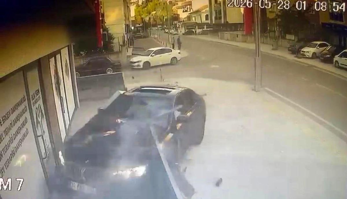 İzmit\'te Otomobil Psikolojik Danışmanlık Merkezine Daldı