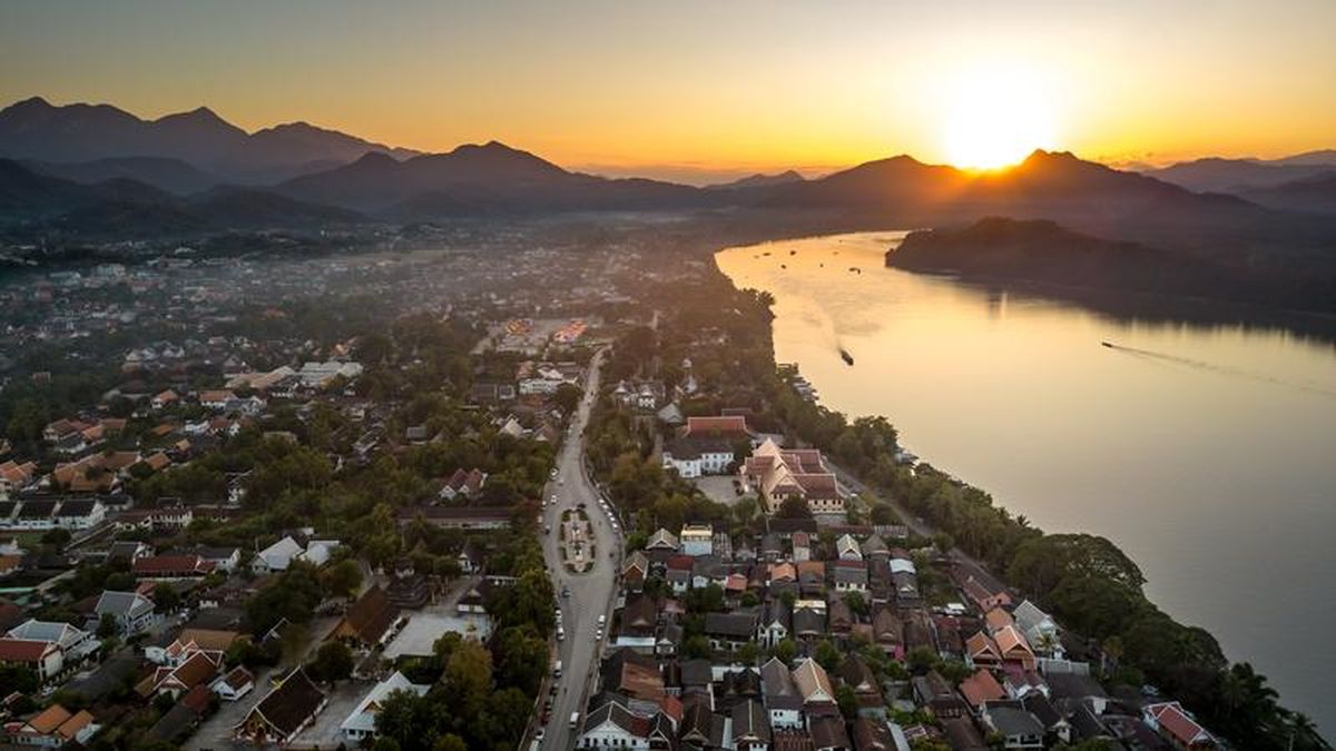 Laos\'ta mağarada mahsur kalan 5 kişi kurtarıldı