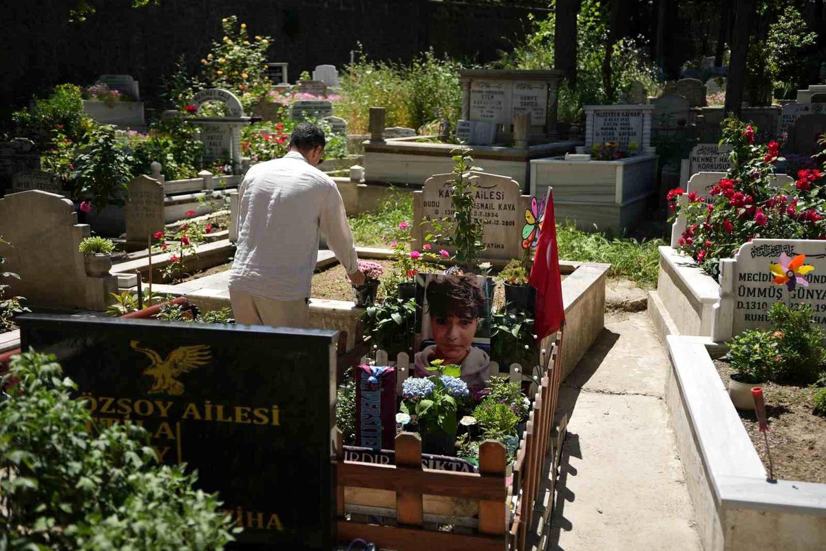 Kadıköy\'de Acı Bayram Ziyareti