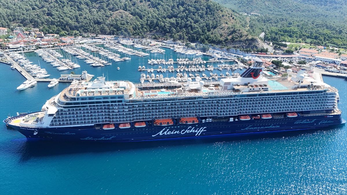 Kruvaziyer Turisti Marmaris\'e Getirdi