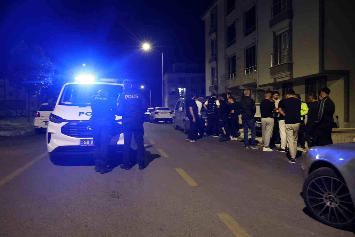 Nevşehir\'de Aracında Silah ve Bıçak Bulundu