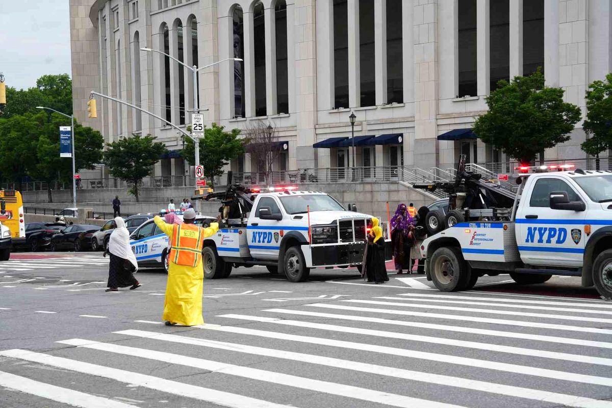 New York\'ta binlerce Müslüman bayram namazında buluştu