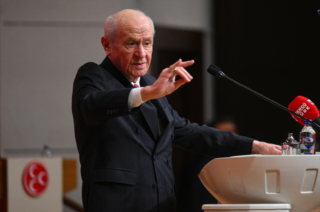 Özgür Özel, Devlet Bahçeli ile sürpriz telefon görüşmesini anlattı: İzmir'deki coşkuyu takip etmiş