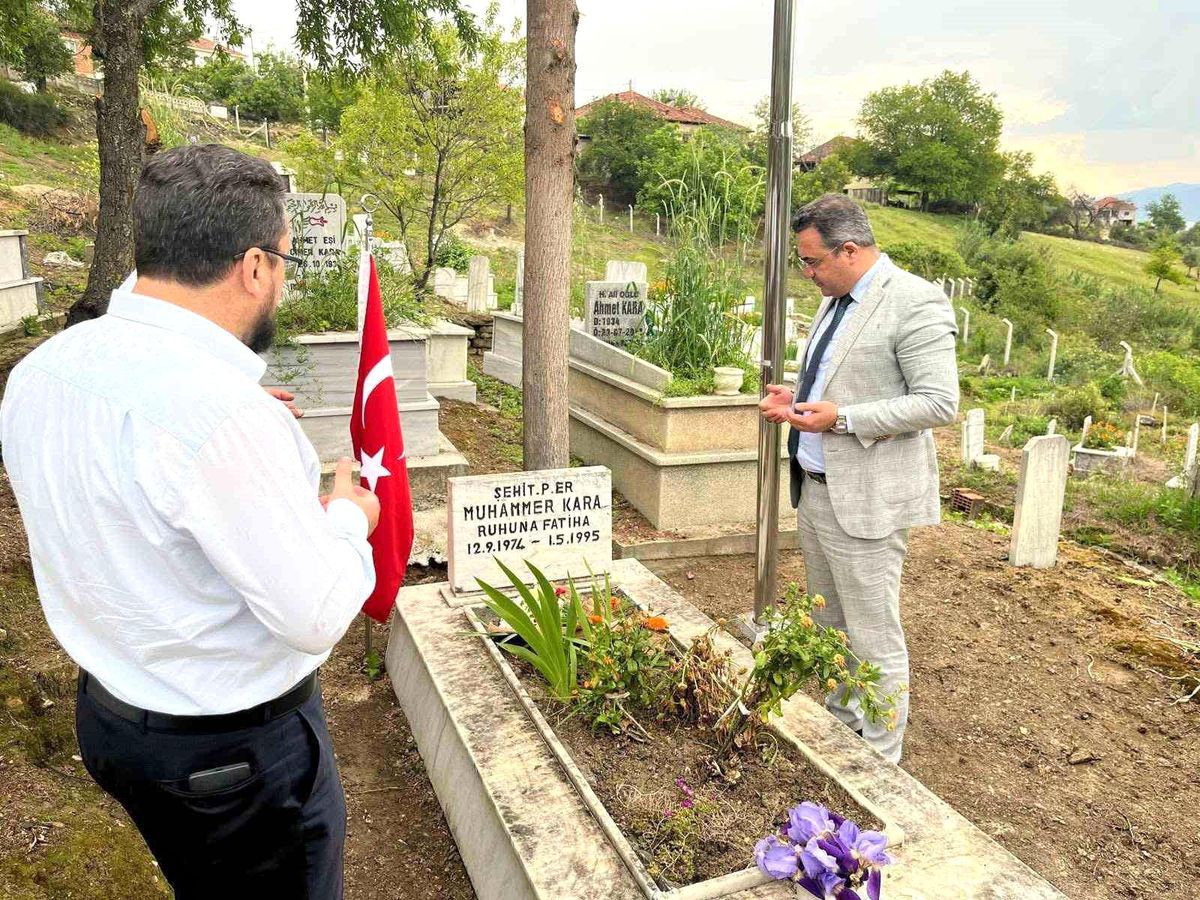 Sarıgöl Kaymakamı şehit aileleri ve gazilerle bayramlaştı