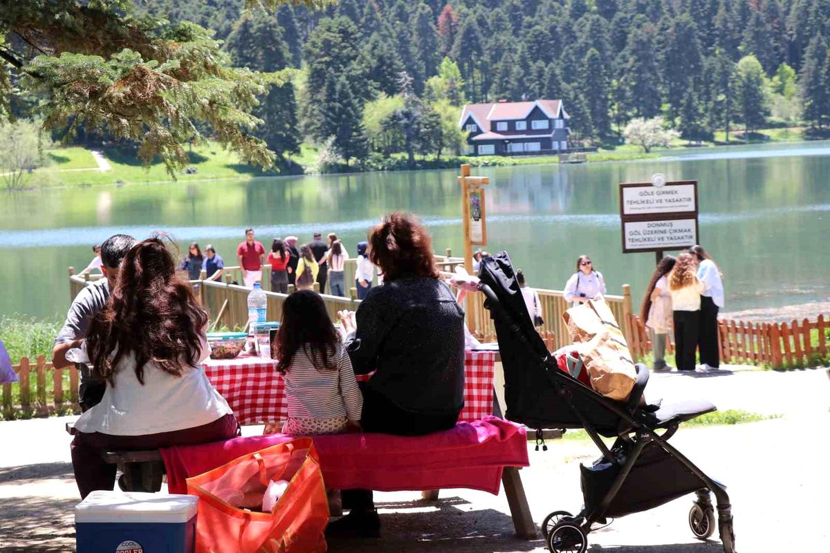 Gölcük Tabiat Parkı Bayramda Doldu Taştı
