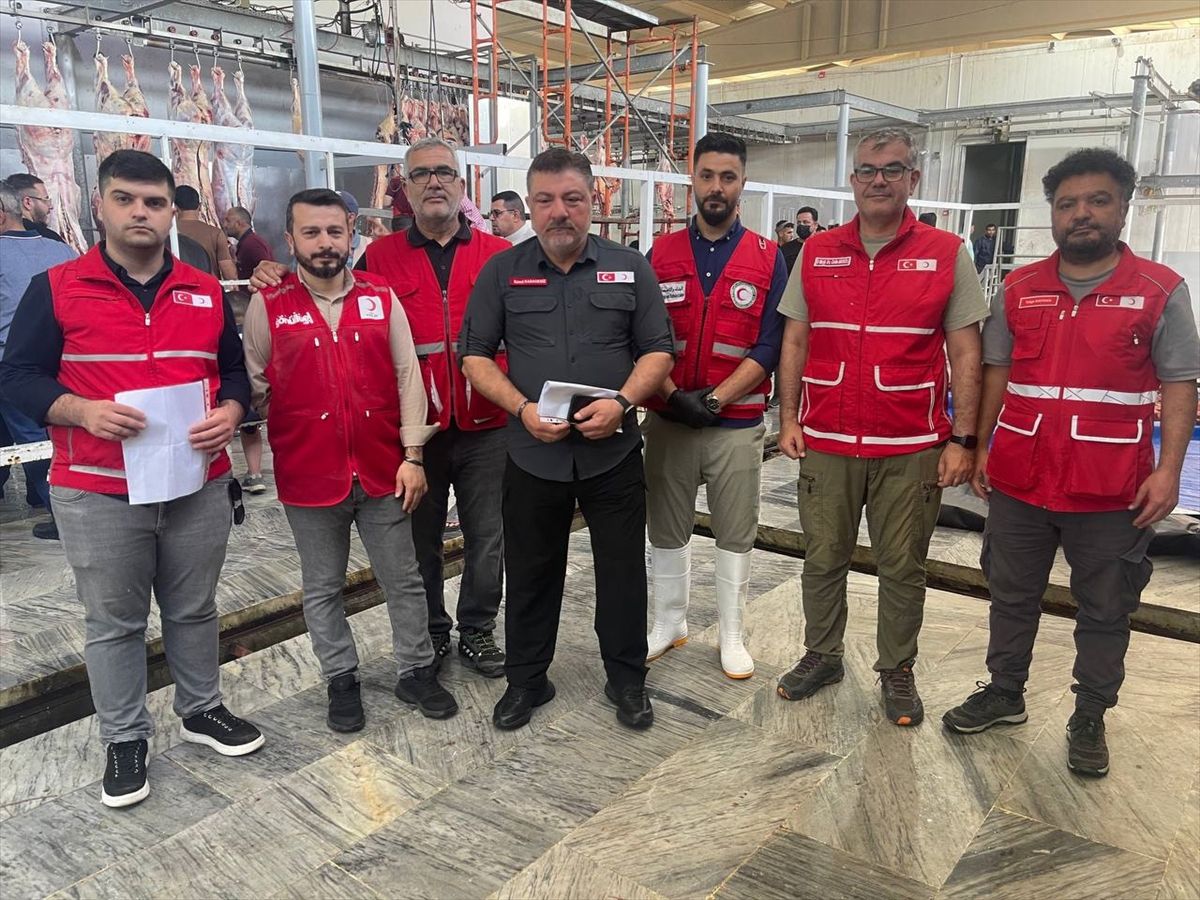 Türk Kızılay Kerkük\'te Kurban Bayramı Dağıtımı Yaptı