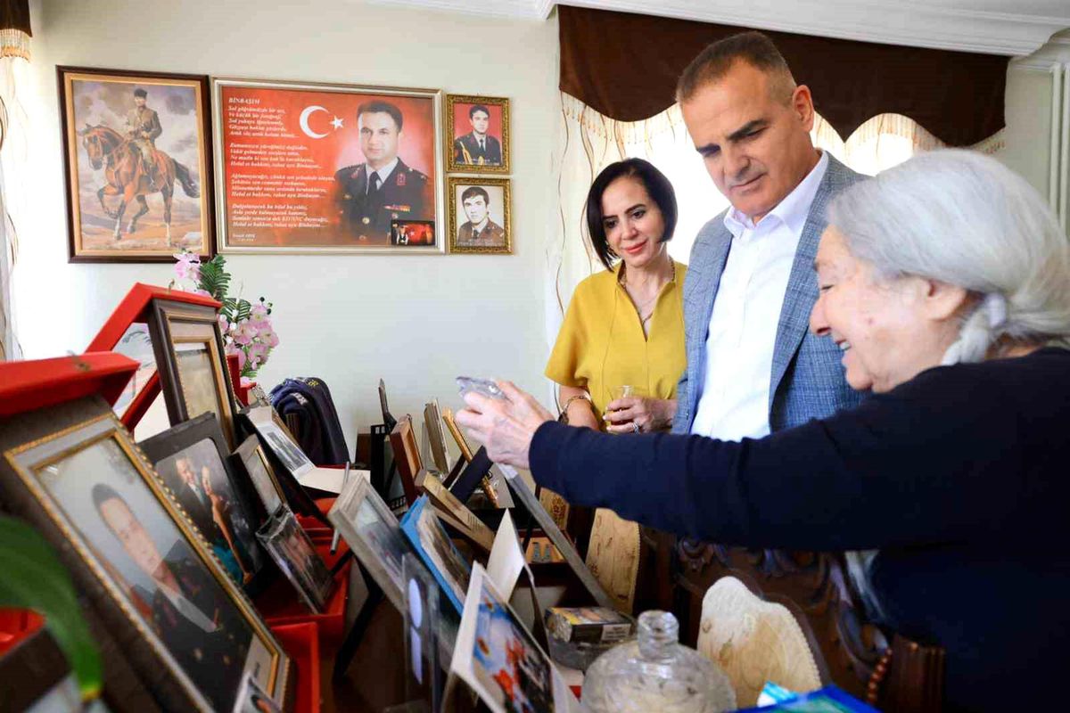 Muğla Valisi şehit ailesini bayramda yalnız bırakmadı
